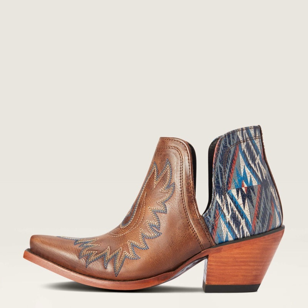 Ariat Dixon Chimayo western leather booties size 9